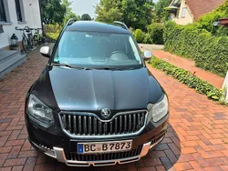 Schwarz Gebraucht 2014 Skoda Yeti Adventure SUV | 12.999 € (Teuer)