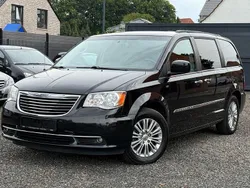 Schwarz Gebraucht 2015 Chrysler Town & Country Van / Kleinbus | 12.490 €