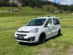 Weiß Gebraucht 2015 Citroën Berlingo SELECTION Van / Kleinbus | 7.299 € (Guter Preis)