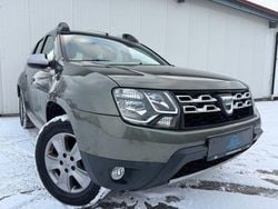 Grün Gebraucht 2016 Dacia Duster Prestige SUV | 7.499 € (Fairer Preis)