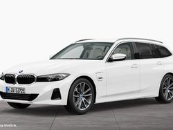 Weiß Gebraucht 2022 BMW 320e Sport Line Kombi | 33.411 € (Teuer)