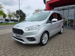 Silber Gebraucht 2021 Ford Tourneo Courier Titanium Van / Kleinbus | 15.490 € (Fairer Preis)