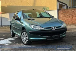 Grün Gebraucht 2001 Peugeot 206 Limousine | 2.480 € (Teuer)