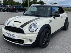 Weiß Gebraucht 2011 Mini John Cooper Works Kleinwagen | 9.480 € (Superpreis)