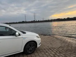 Weiß Gebraucht 2020 Mitsubishi Outlander P-HEV SUV | 22.000 €