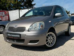 Grau Gebraucht 2003 Toyota Yaris Sol Kleinwagen | 3.190 € (Fairer Preis)