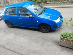 Blau Gebraucht 2005 Skoda Fabia Kleinwagen | 550 € (Superpreis)