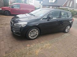 Schwarz Gebraucht 2014 BMW 220 Van / Kleinbus | 15.900 €
