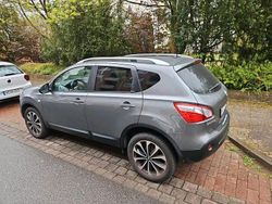 Grau Gebraucht 2012 Nissan Qashqai SUV | 5.399 € (Fairer Preis)