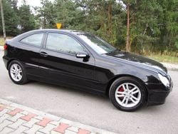 Schwarz metallic Gebraucht 2001 Mercedes C180 Coupé | 2.359 € (Teuer)