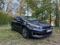 Grau Gebraucht 2018 Kia Ceed Edition 7 Kleinwagen | 10.000 € (Guter Preis)