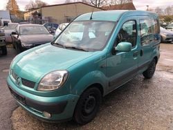 Grün Gebraucht 2003 Renault Kangoo Privilege Van / Kleinbus | 2.290 € (Fairer Preis)