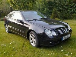 Schwarz Gebraucht 2005 Mercedes C200 Classic Coupé | 4.900 € (Teuer)