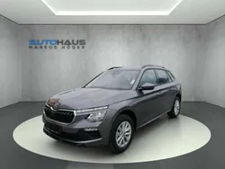 Graphitegrau metallic Neu 2024 Skoda Kamiq Drive SUV | 21.490 € (Guter Preis)