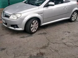 Silber Gebraucht 2009 Opel Tigra Cabrio | 4.700 € (Etwas zu teuer)
