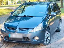 Grau Gebraucht 2005 Mitsubishi Grandis Van / Kleinbus | 2.950 € (Fairer Preis)