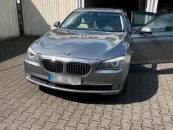 Grau Gebraucht 2011 BMW 730 Limousine | 16.000 € (Teuer)