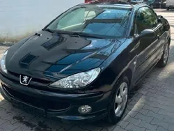 Schwarz Gebraucht 2005 Peugeot 206 CC Platinum Cabrio | 1.950 € (Etwas zu teuer)