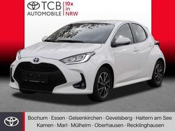 Schneeweiß (weiß) Gebraucht 2022 Toyota Yaris Team Kleinwagen | 19.789 € (Fairer Preis)