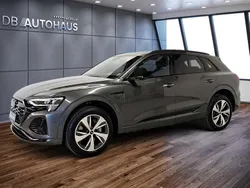 Grau Gebraucht 2024 Audi Q8 e-tron S-Line SUV | 58.930 € (Guter Preis)