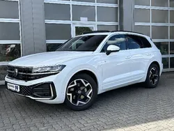 Pure white Gebraucht 2024 VW Touareg R-line SUV | 72.990 € (Etwas zu teuer)