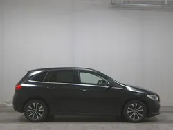 Schwarz Gebraucht 2022 Mercedes B180 Style Van / Kleinbus | 15.980 € (Superpreis)