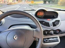 Rot Gebraucht 2007 Renault Twingo Authentique Kleinwagen | 1.700 € (Etwas zu teuer)