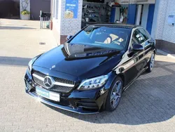 Schwarz Gebraucht 2020 Mercedes C300 AMG line Limousine | 37.900 € (Fairer Preis)
