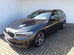 Grau Gebraucht 2022 BMW 530 Sport Line Kombi | 35.900 € (Fairer Preis)