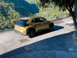 Gold Gebraucht 2024 Toyota Yaris Cross SUV | 24.800 €