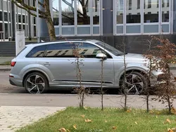 Silber Gebraucht 2022 Audi Q7 S-Line SUV | 73.000 € (Teuer)