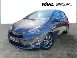 Grau Gebraucht 2019 Toyota Yaris Hybrid Club Limousine | 14.490 € (Superpreis)