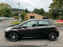 Schwarz Gebraucht 2013 Peugeot 208 Kleinwagen | 5.000 € (Etwas zu teuer)