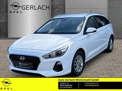 Weiß Gebraucht 2018 Hyundai i30 Kleinwagen | 11.900 € (Fairer Preis)