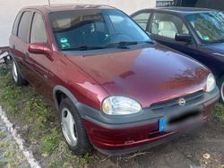 Rot Gebraucht 1995 Opel Corsa Kleinwagen | 2.750 €