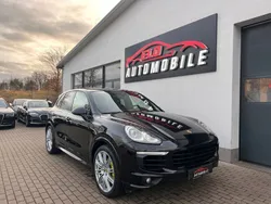 Schwarz Gebraucht 2015 Porsche Cayenne S E-Hybrid SUV | 27.600 €
