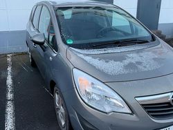 Braun Gebraucht 2011 Opel Meriva Van / Kleinbus | 5.000 € (Fairer Preis)