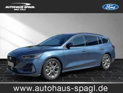 Chromablau (metallic) Gebraucht 2023 Ford Focus ST-Line Kombi | 26.400 € (Fairer Preis)