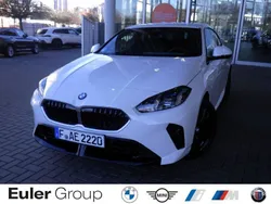 Alpinweiß uni Gebraucht 2025 BMW 220 Performance Limousine | 46.899 €