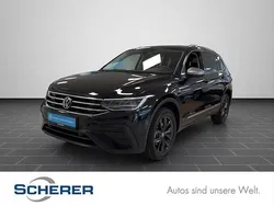 Deep black perleffekt (metallic) Gebraucht 2024 VW Tiguan Allspace Move SUV | 34.400 € (Guter Preis)