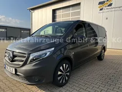 Schwarz Gebraucht 2022 Mercedes Vito Van / Kleinbus | 47.422 €