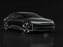 Schwarz Neu 2025 Lucid Air Pure Limousine | 81.112 €