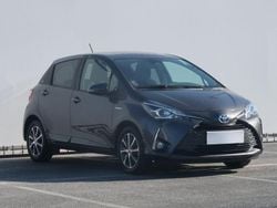 Grey (metallic) Gebraucht 2020 Toyota Yaris Hybrid Team Limousine | 16.290 € (Guter Preis)