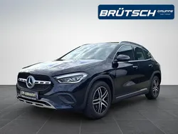 Kosmosschwarz lack metallic Gebraucht 2021 Mercedes GLA220 Progressive SUV | 33.980 € (Guter Preis)