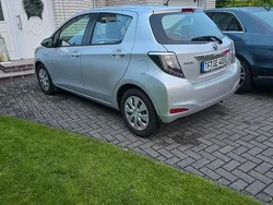 Silber Gebraucht 2013 Toyota Yaris Kleinwagen | 9.500 € (Fairer Preis)