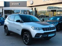 Glacier silver Gebraucht 2022 Jeep Compass Trailhawk SUV | 39.900 €