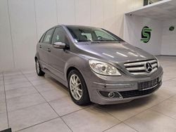 Grau Gebraucht 2007 Mercedes B180 Edition Van / Kleinbus | 2.990 € (Guter Preis)