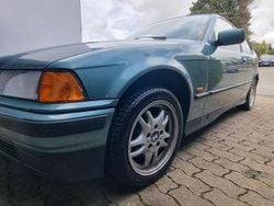 Grün Gebraucht 1997 BMW 316 Compact Kleinwagen | 2.950 € (Fairer Preis)