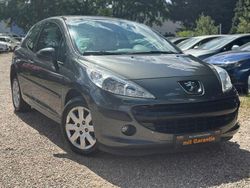 Grau Gebraucht 2006 Peugeot 207 Limousine | 1.590 € (Fairer Preis)