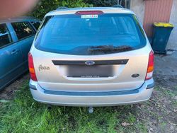 Grau Gebraucht 2004 Ford Focus Kombi | 650 € (Guter Preis)